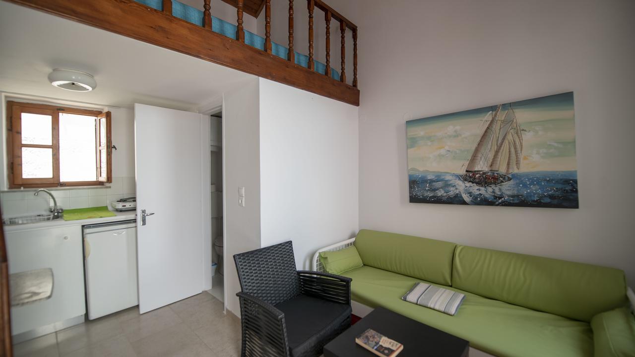 Roulas Apartments Chalki Town Exterior foto